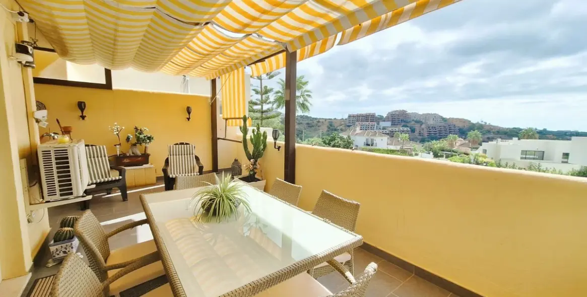Sale of duplex in Elviria 3