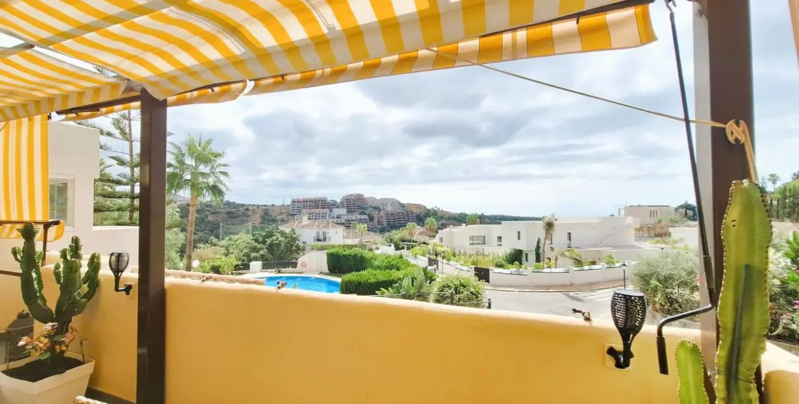 Sale of duplex in Elviria 4