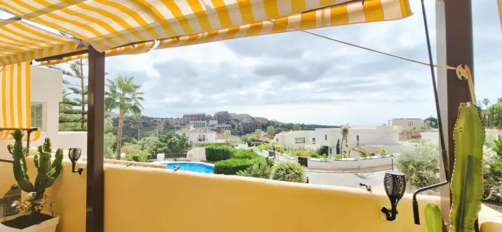 Sale of duplex in Elviria 3