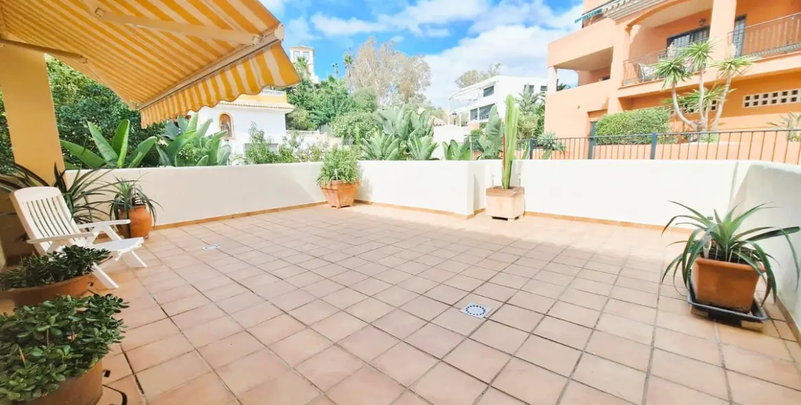 Sale of duplex in Elviria 21