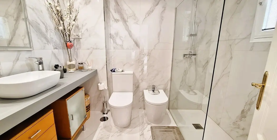 Sale of duplex in Elviria 25