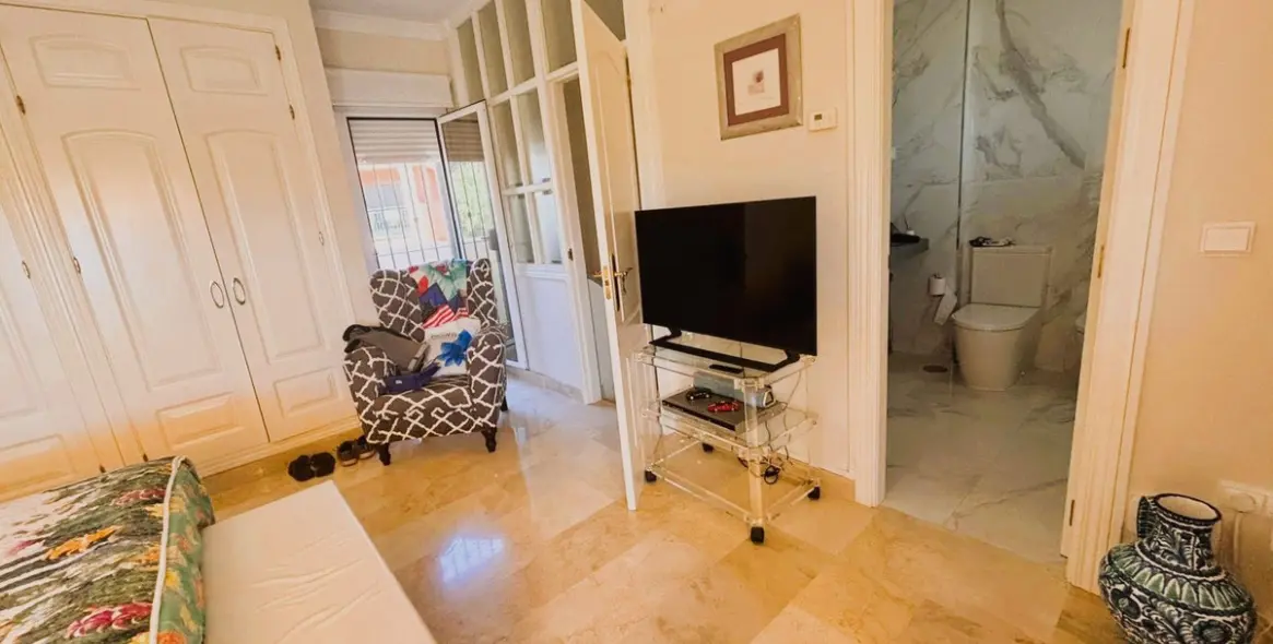 Sale of duplex in Elviria 27