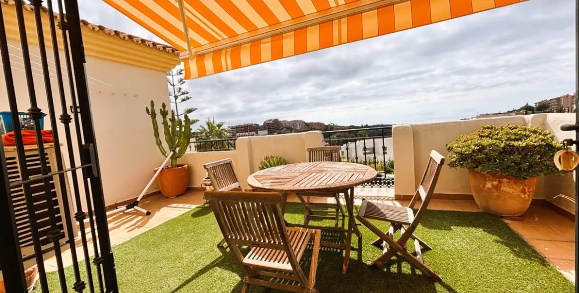 Sale of duplex in Elviria 31