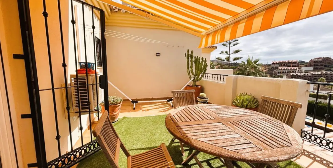 Sale of duplex in Elviria 32