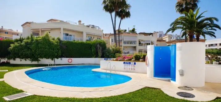 Sale of middle floor apartment in Nerja 1