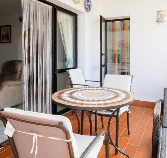 Sale of middle floor apartment in Nerja