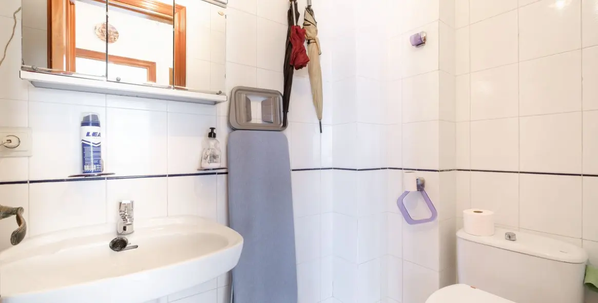 Sale of middle floor apartment in Nerja 15