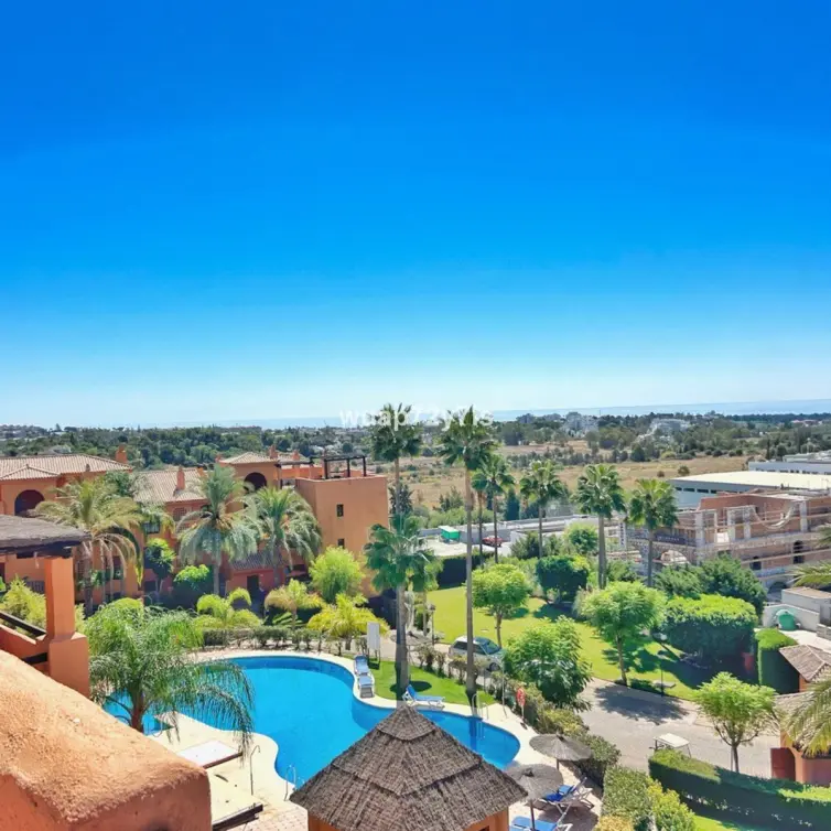 Sale of penthouse in Benahavís