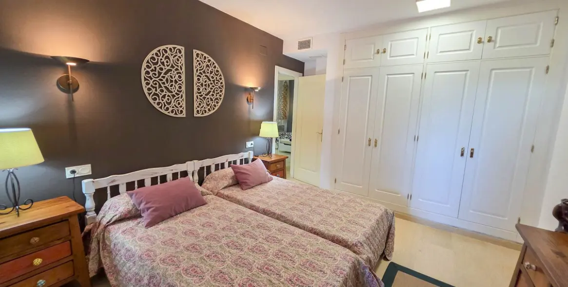 Sale of ground floor apartment in La Duquesa 44
