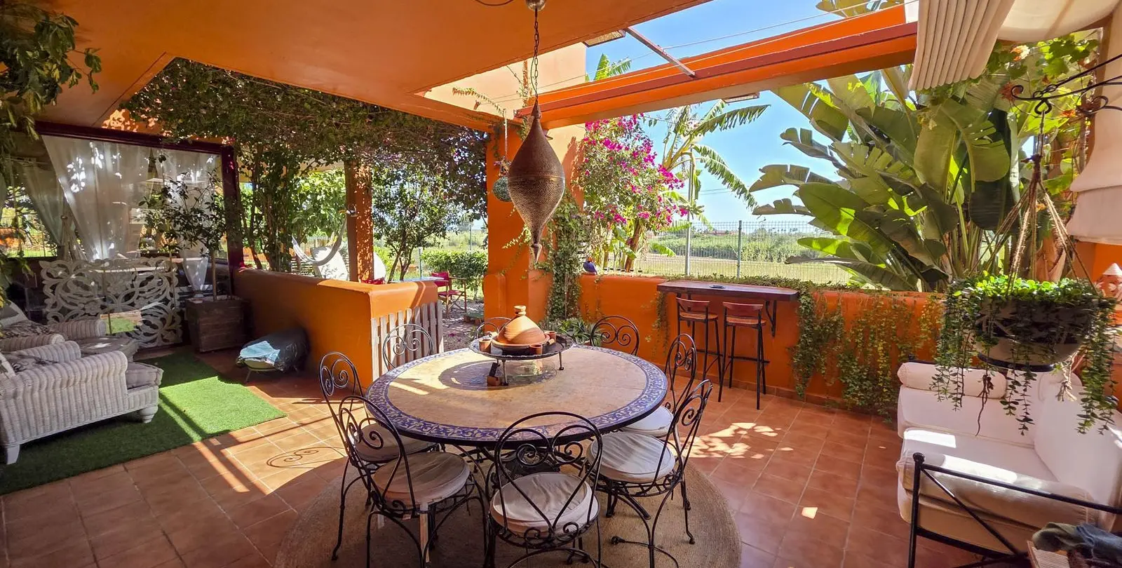 Venta de apartamento en planta baja en La Duquesa 1