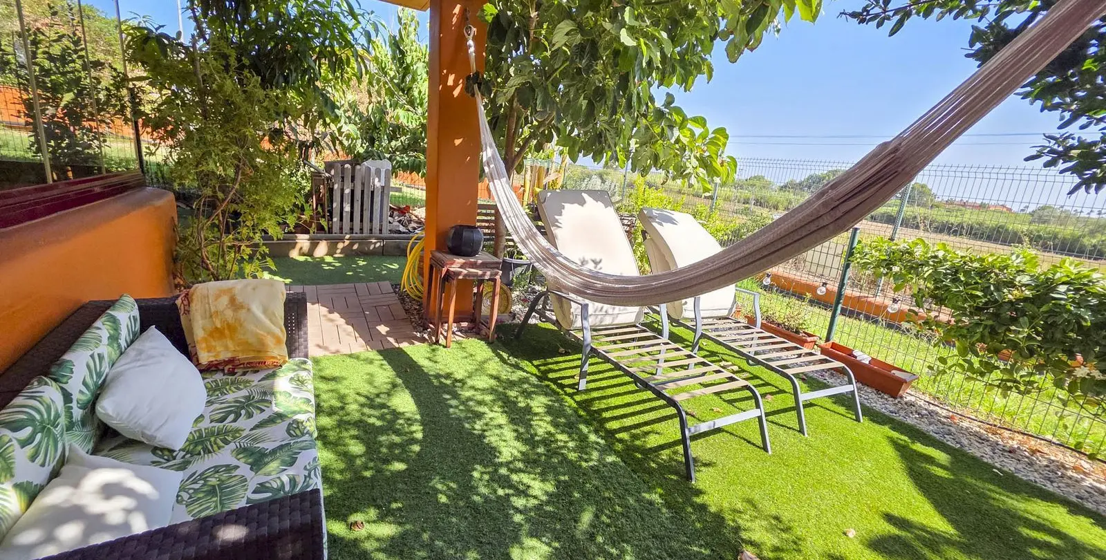 Venta de apartamento en planta baja en La Duquesa 2