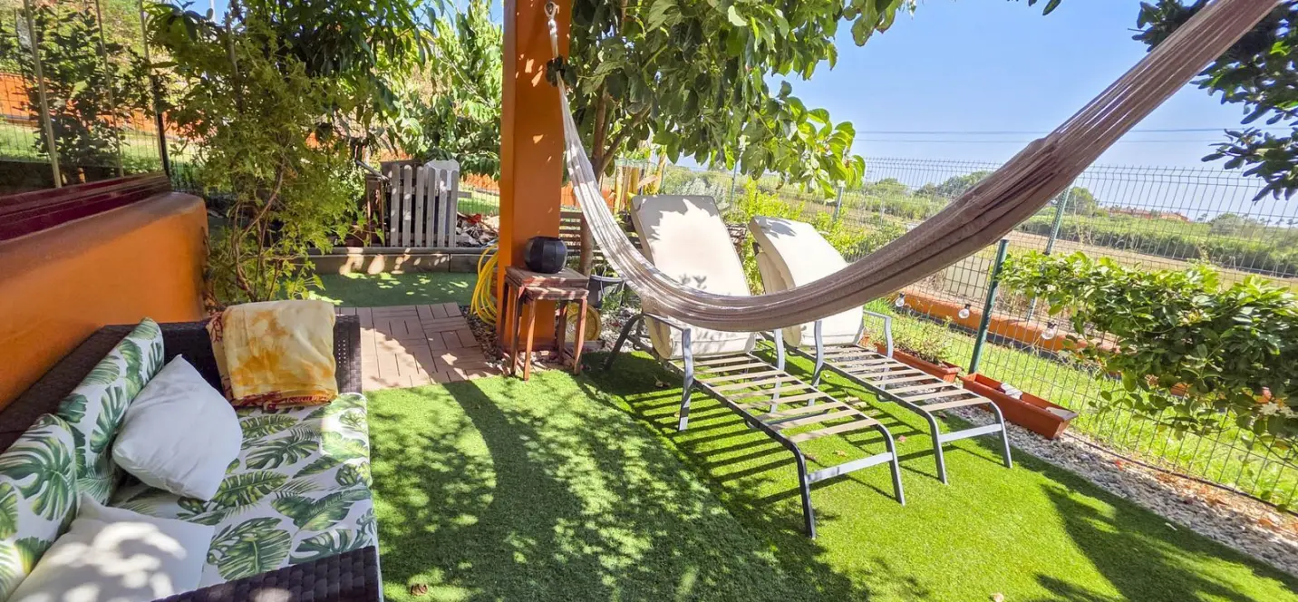 Venta de apartamento en planta baja en La Duquesa 1