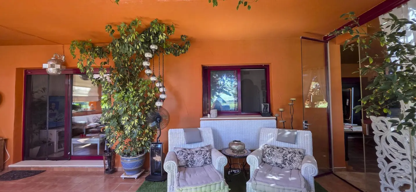 Venta de apartamento en planta baja en La Duquesa 2