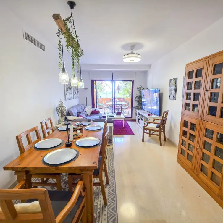 Venta de apartamento en planta baja en La Duquesa