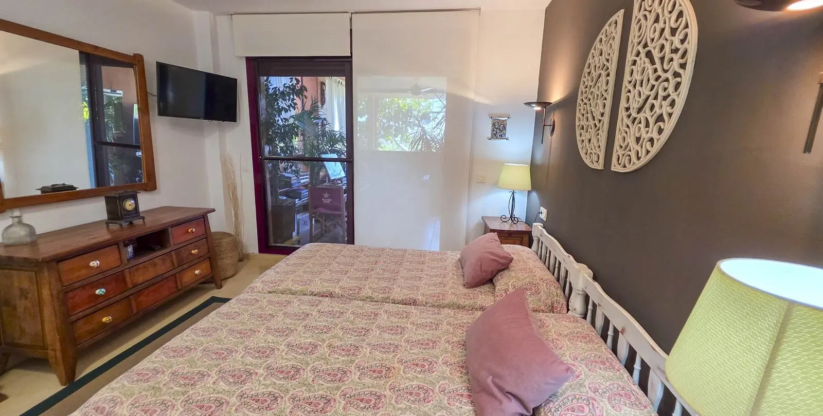 Venta de apartamento en planta baja en La Duquesa 11