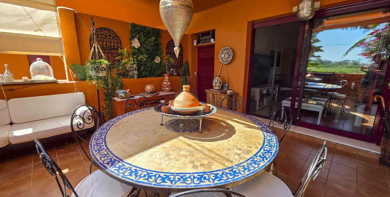 Venta de apartamento en planta baja en La Duquesa 18