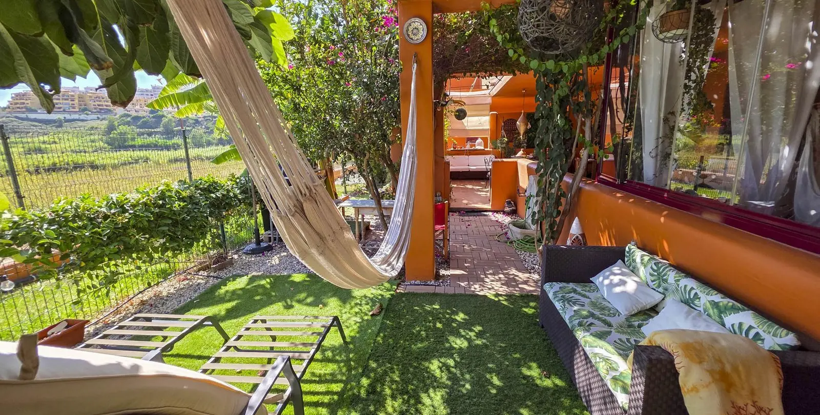 Venta de apartamento en planta baja en La Duquesa 21