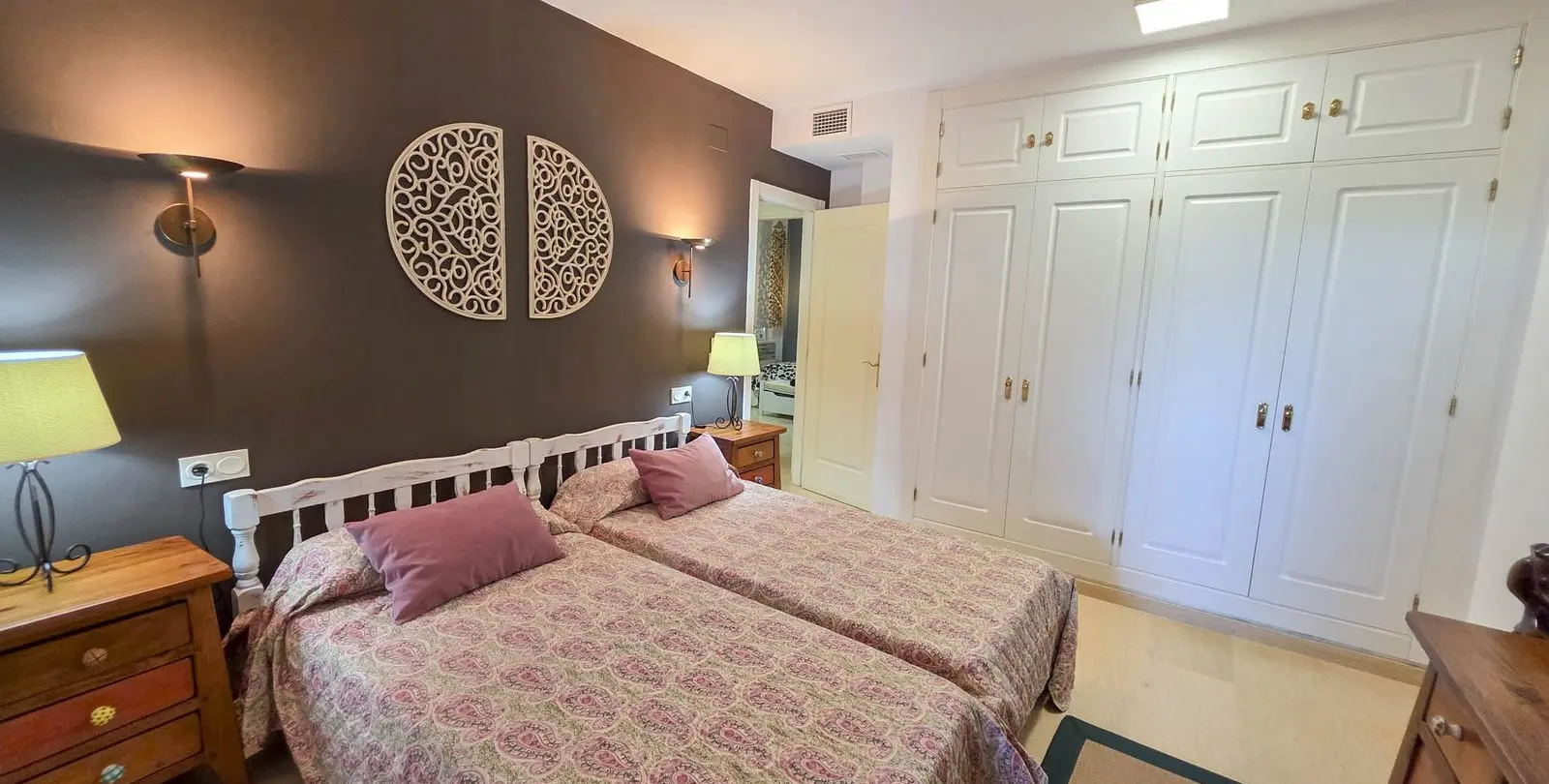 Venta de apartamento en planta baja en La Duquesa 44