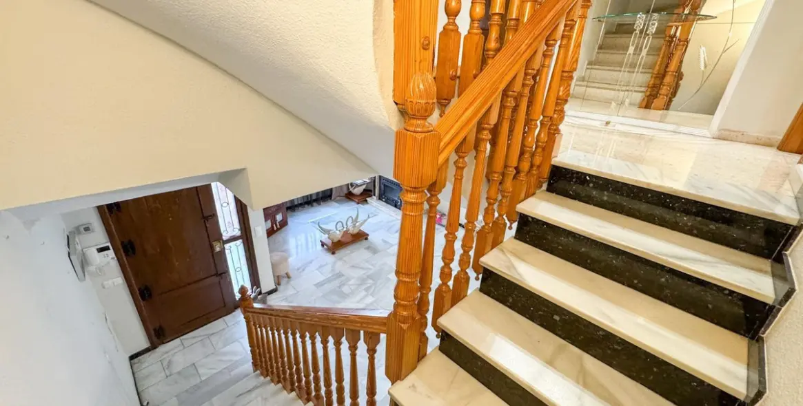 Продажа дома на две семьи в Guadalmar 11