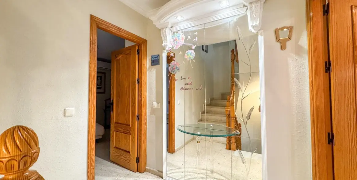 Продажа дома на две семьи в Guadalmar 13