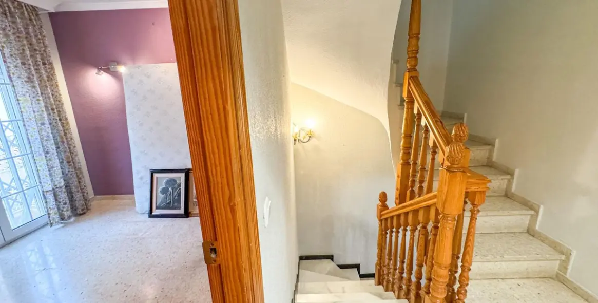 Продажа дома на две семьи в Guadalmar 19