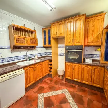 Продажа дома на две семьи в Guadalmar