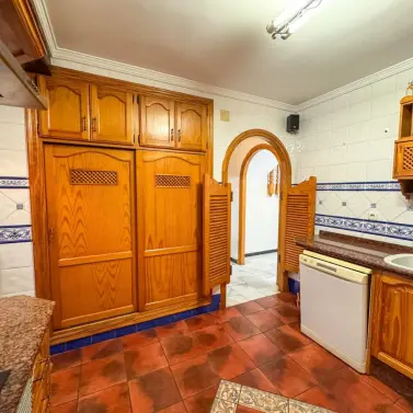 Продажа дома на две семьи в Guadalmar