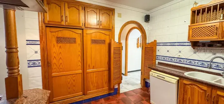 Продажа дома на две семьи в Guadalmar 2