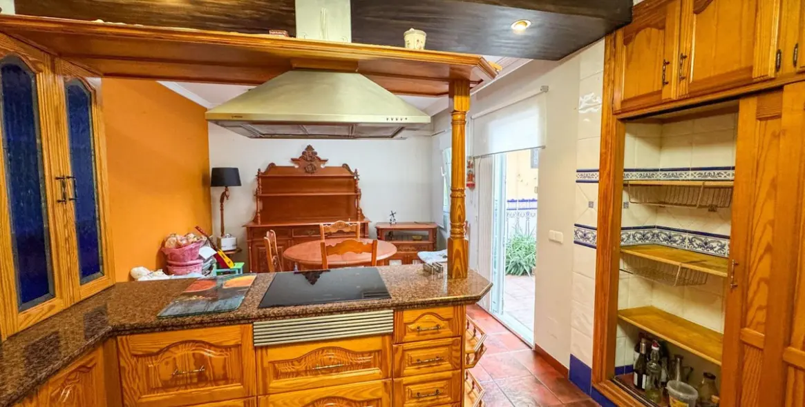 Продажа дома на две семьи в Guadalmar 4