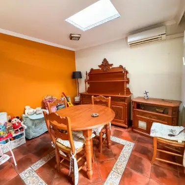 Продажа дома на две семьи в Guadalmar