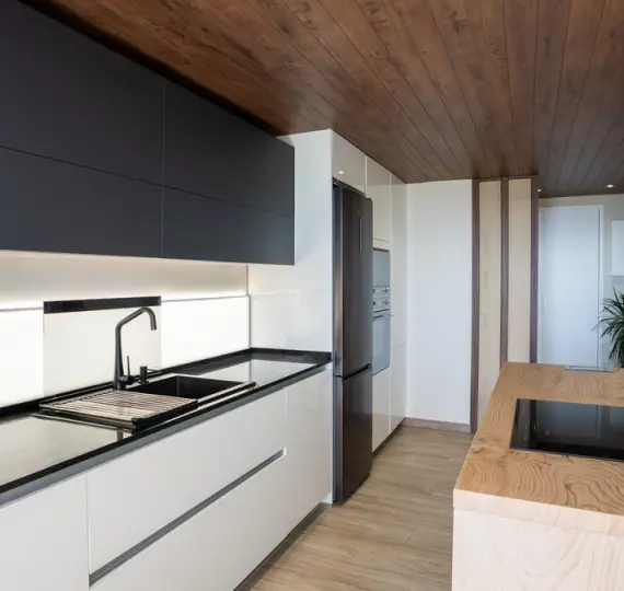 Продажа апартаментов на среднем этаже в Marbella