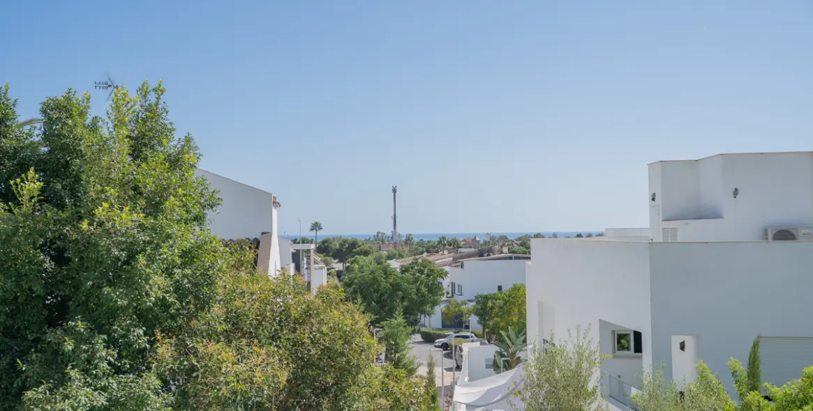 Sale of middle floor apartment in Marbella 25
