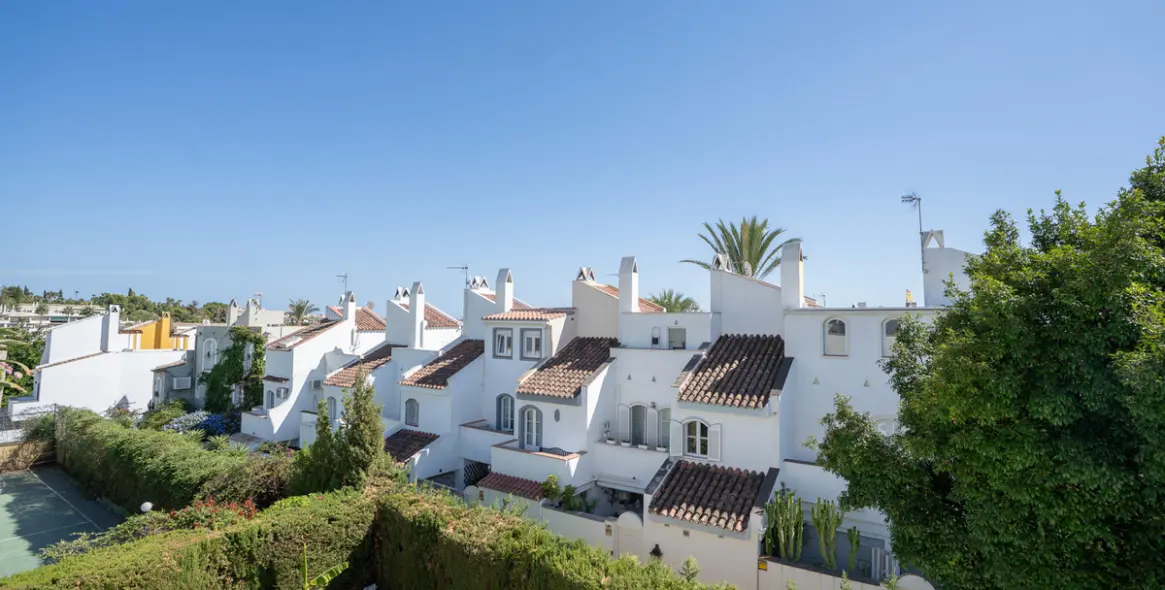 Sale of middle floor apartment in Marbella 27