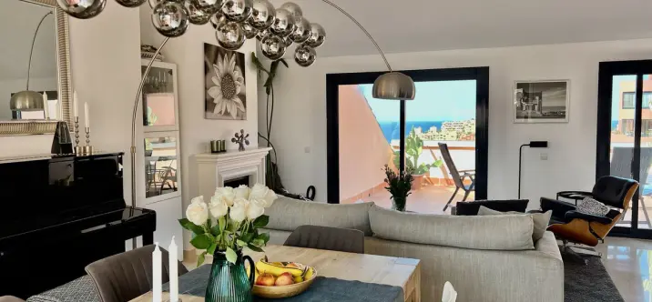 Sale of penthouse duplex in Calahonda 3