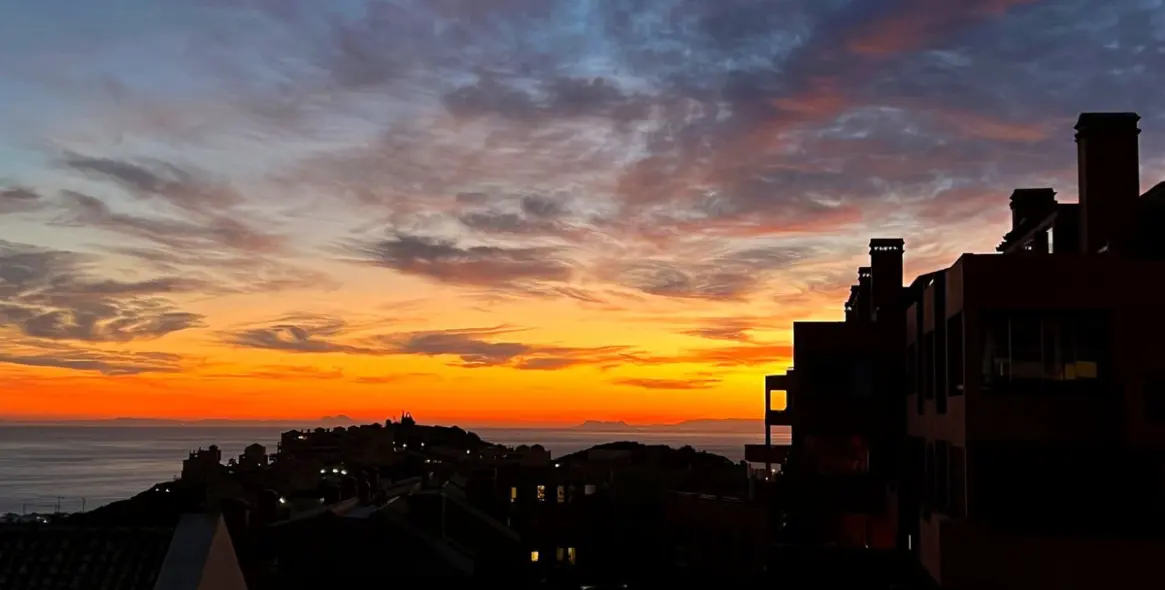 Sale of penthouse duplex in Calahonda 23