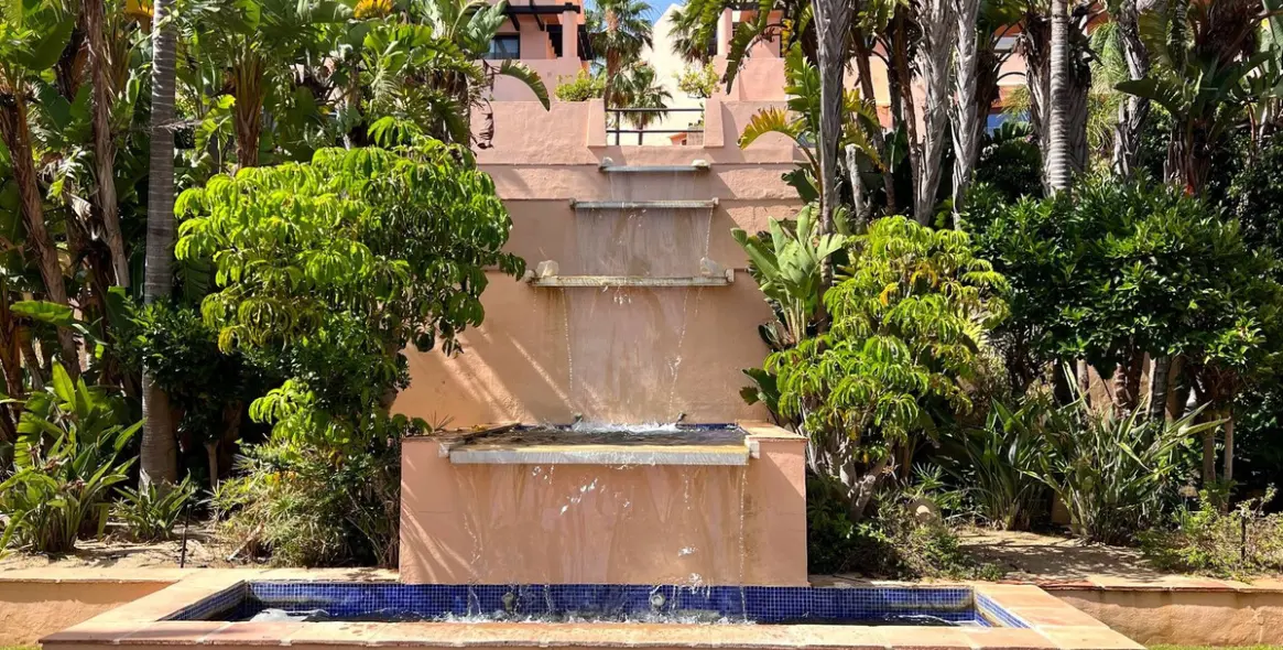 Sale of penthouse duplex in Calahonda 24