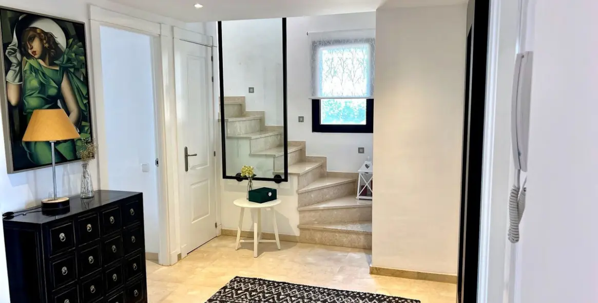 Sale of penthouse duplex in Calahonda 5