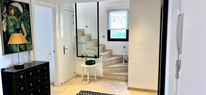 Sale of penthouse duplex in Calahonda 4