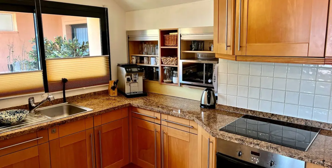 Sale of penthouse duplex in Calahonda 11