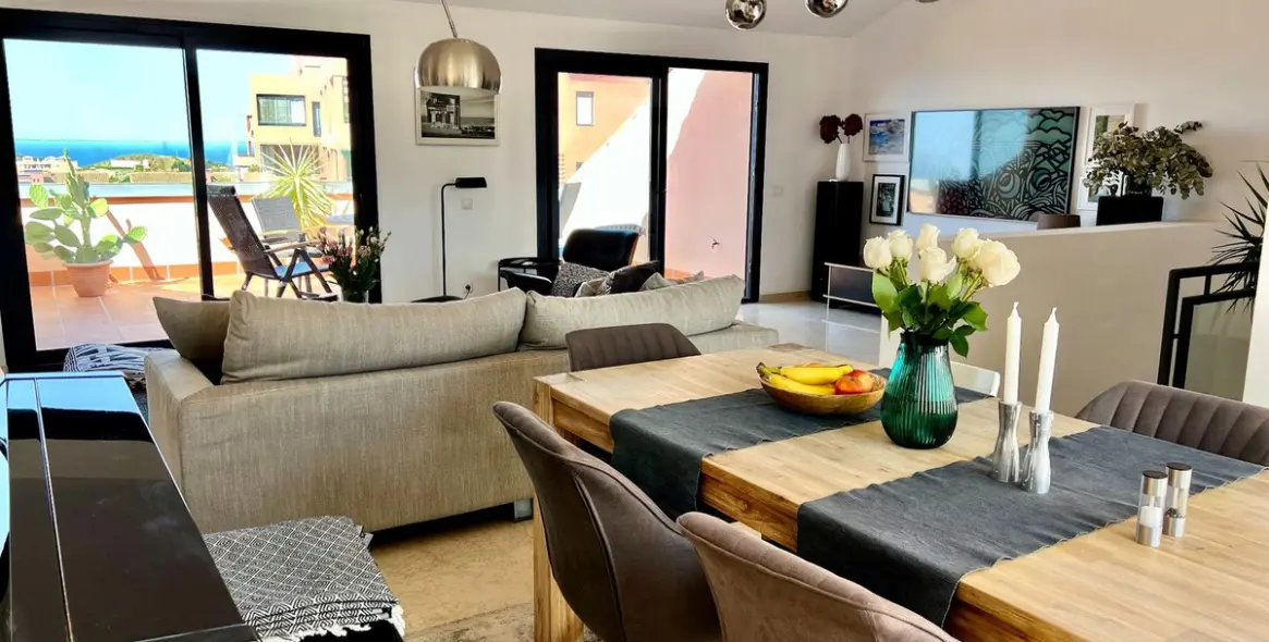 Sale of penthouse duplex in Calahonda 12