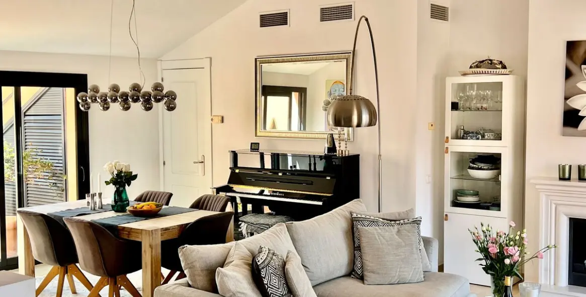 Sale of penthouse duplex in Calahonda 14