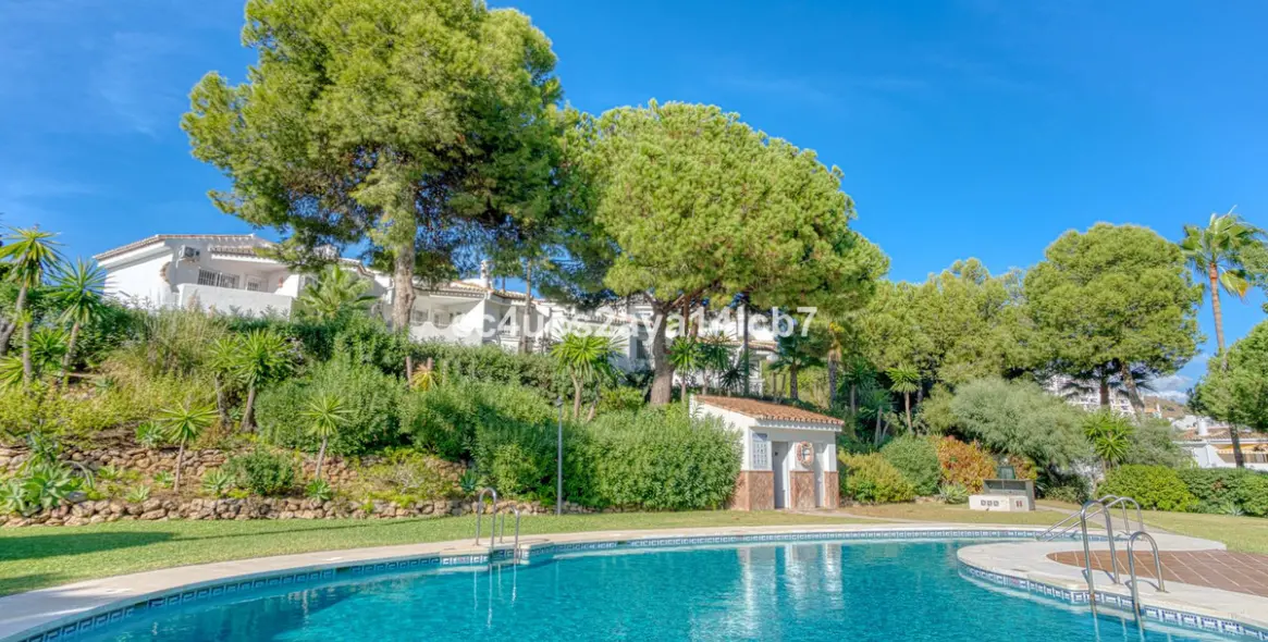 Продажа таунхауса в Calahonda 1