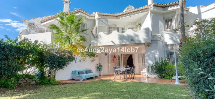 Продажа таунхауса в Calahonda 1