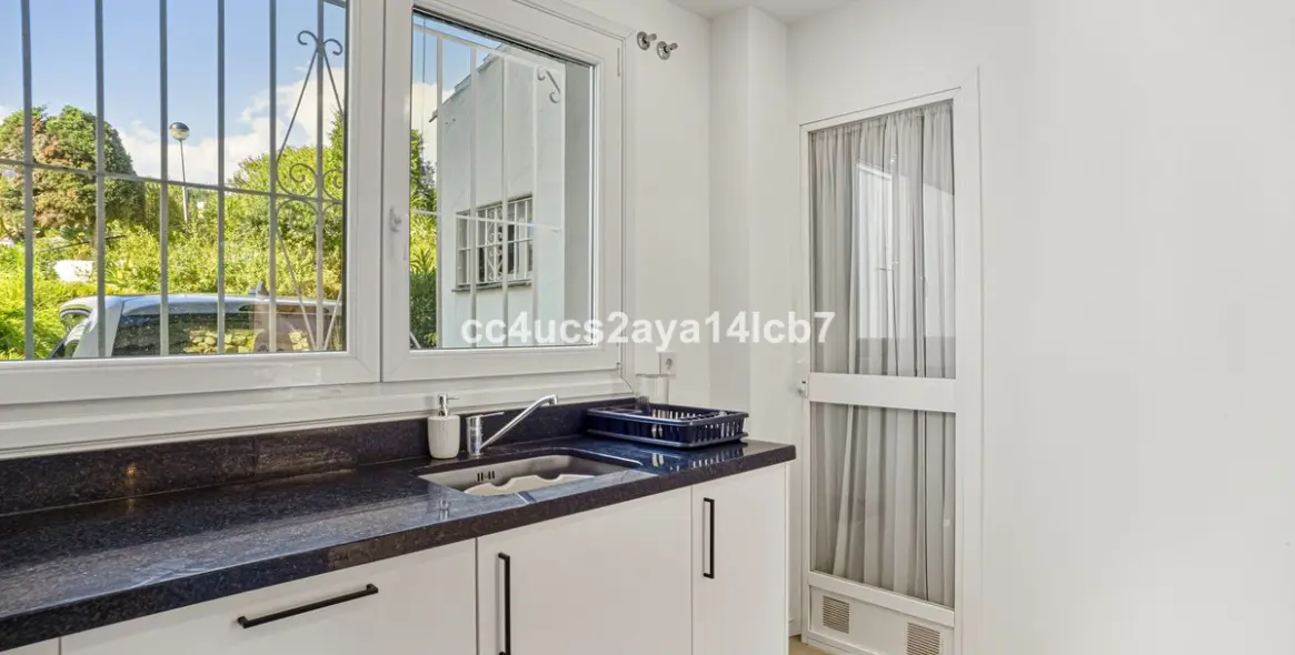 Продажа таунхауса в Calahonda 8