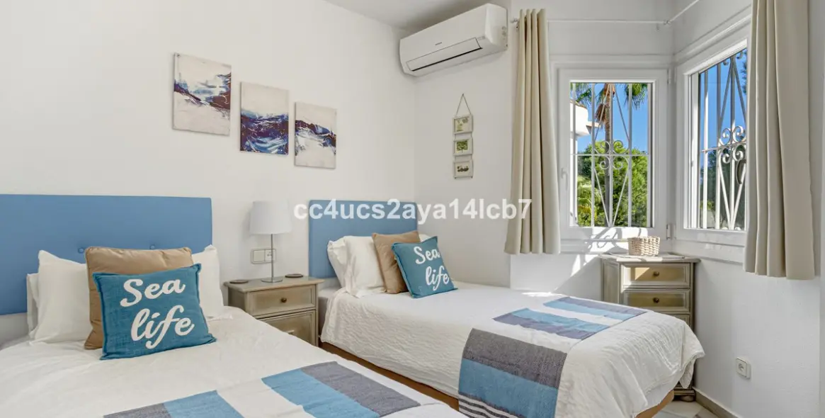 Продажа таунхауса в Calahonda 19