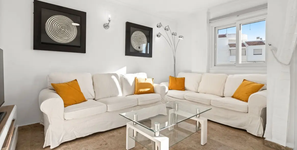 Продажа апартаментов на среднем этаже в Estepona (район Estepona) 9