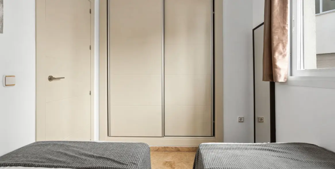 Sale of middle floor apartment in Estepona 14