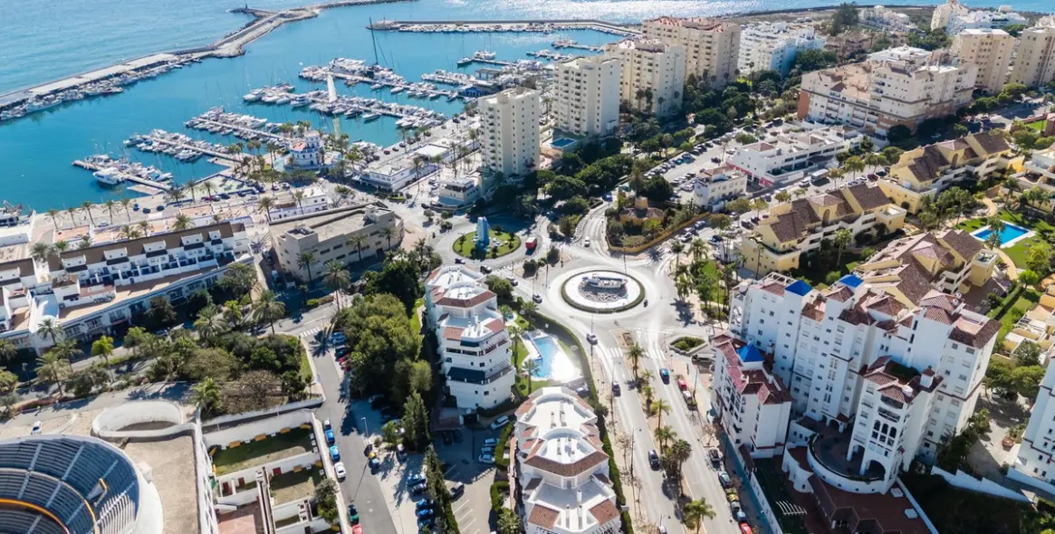 Продажа апартаментов на среднем этаже в Estepona 23