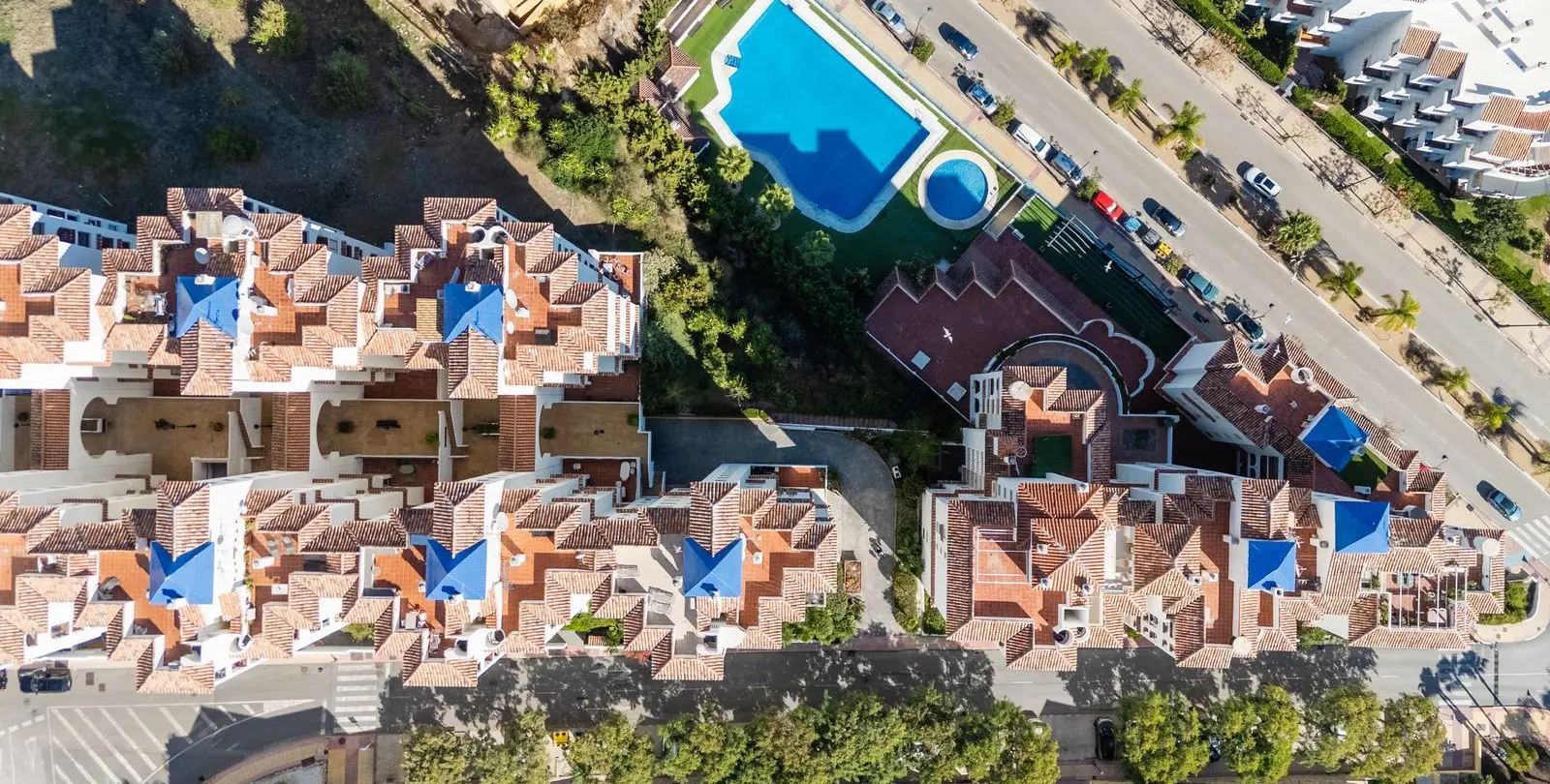 Sale of middle floor apartment in Estepona 22