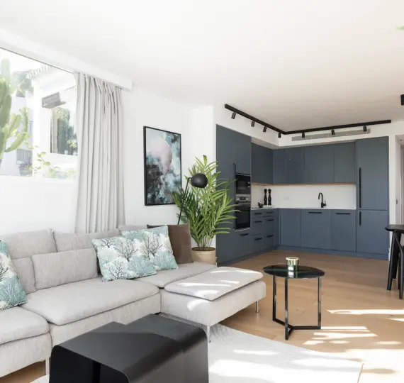 Sale of middle floor apartment in Nueva Andalucía